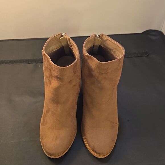 FOREVER BACK ZIPPER CLOSURE IN BOOTIES - Picture 2 of 14